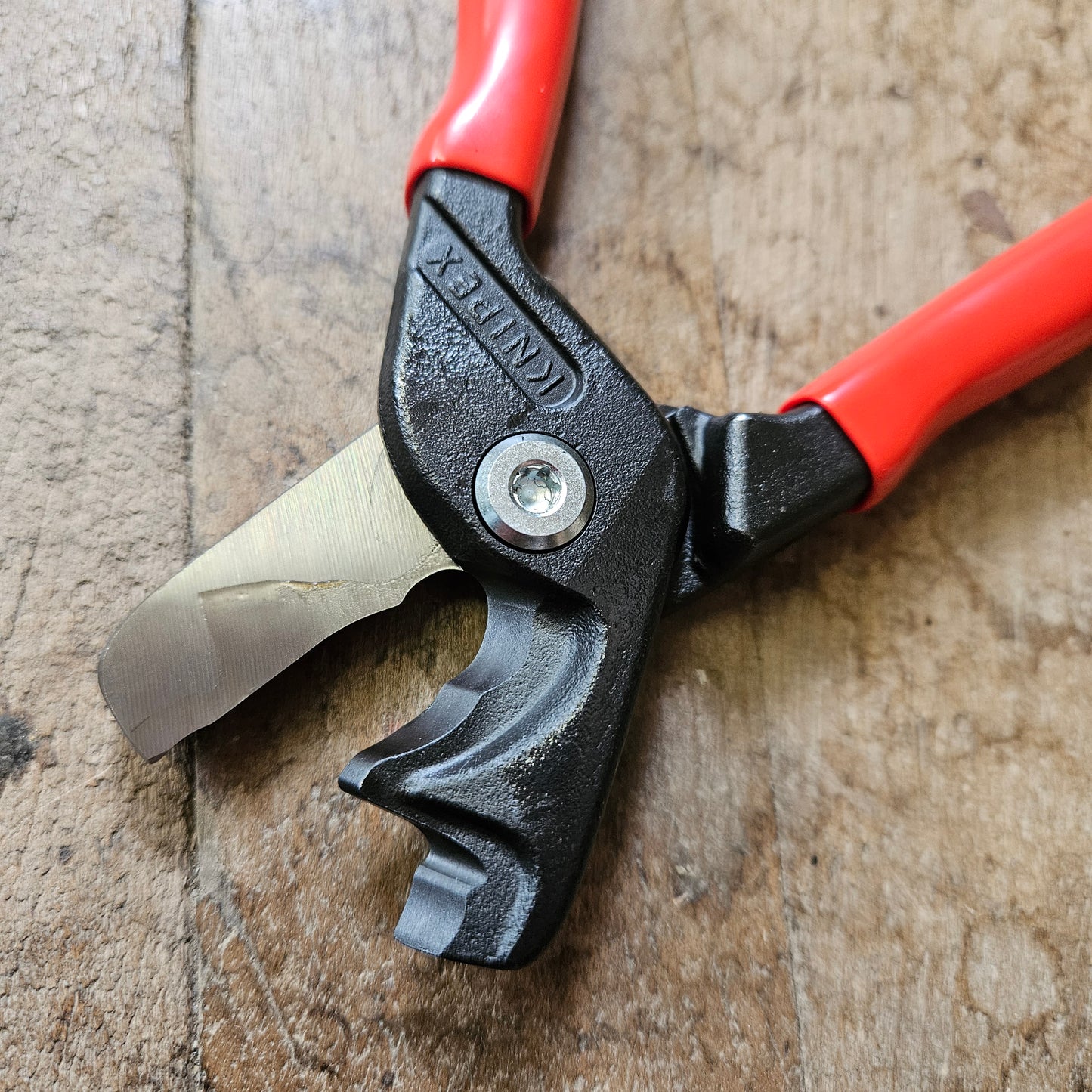 Knipex 9" StepCut XL Cable Shears (9511225)