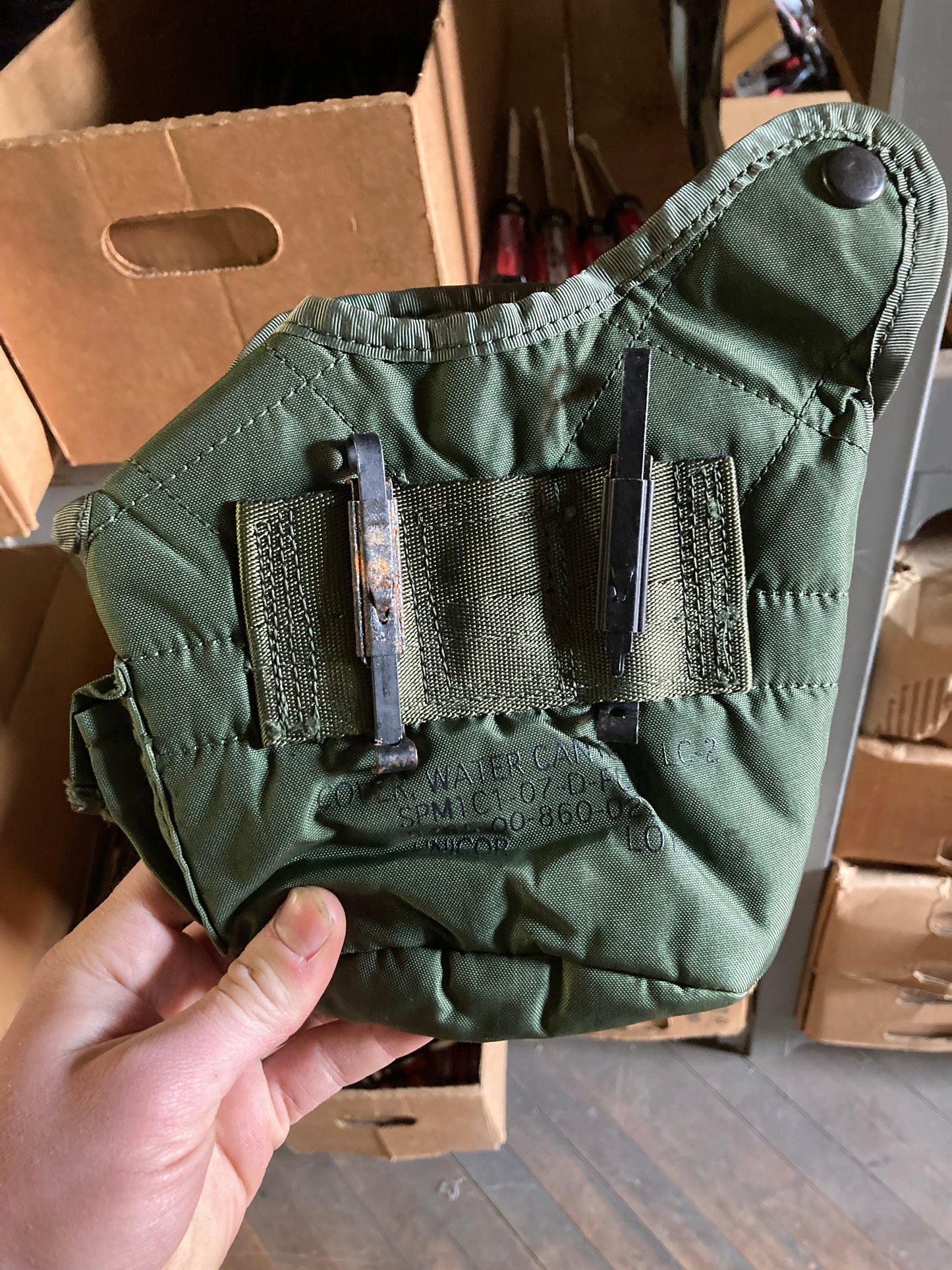 US Military Olive Drab 1 Quart Water Canteen Cover (Used) (8465-860-0256)