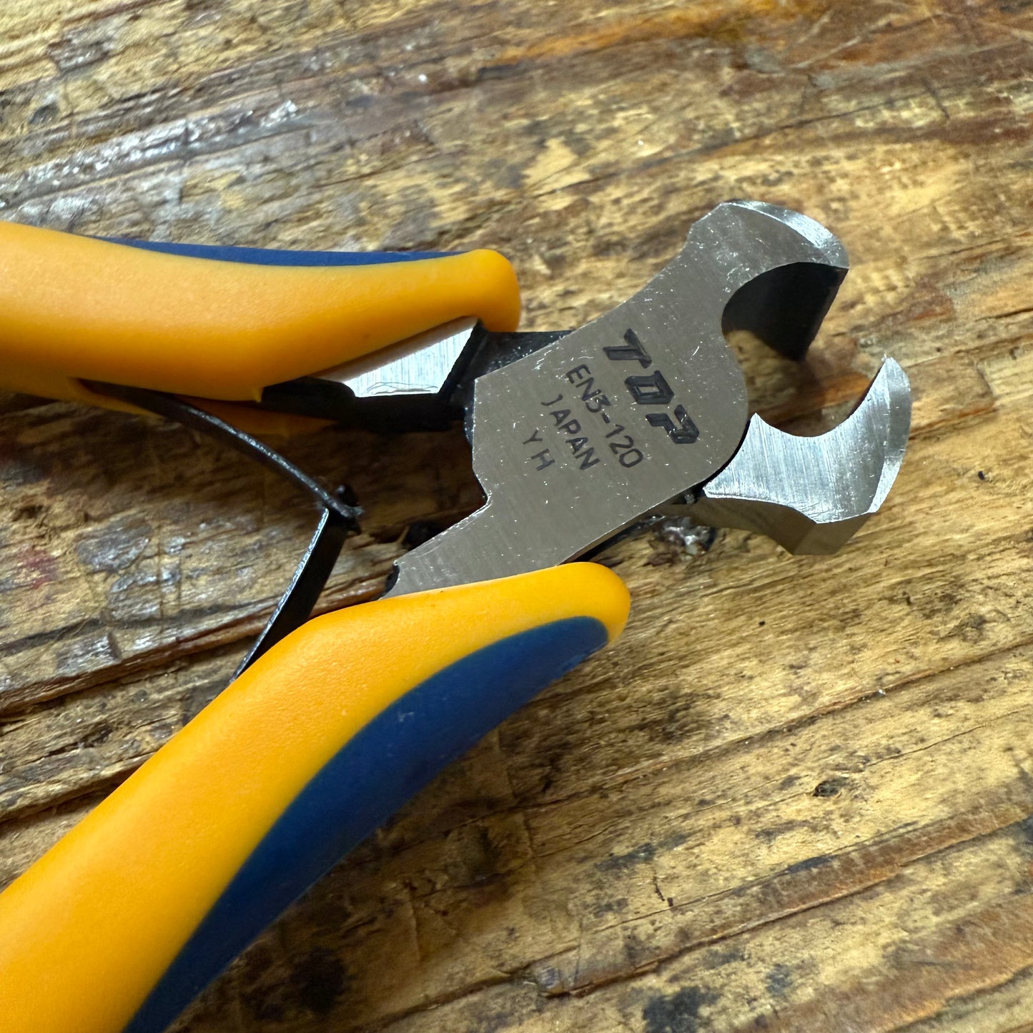 Top Three Layered Diagonal Edge Cutting Pliers (EN3-120)
