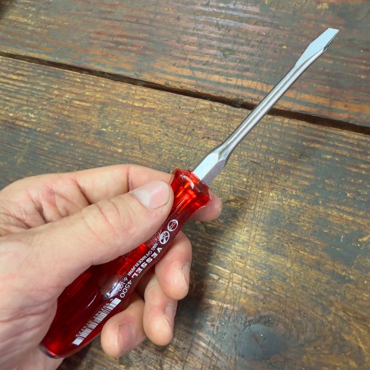 Vessel Slotted 6 x 100mm Power Grip Screw Driver (4500S6100)