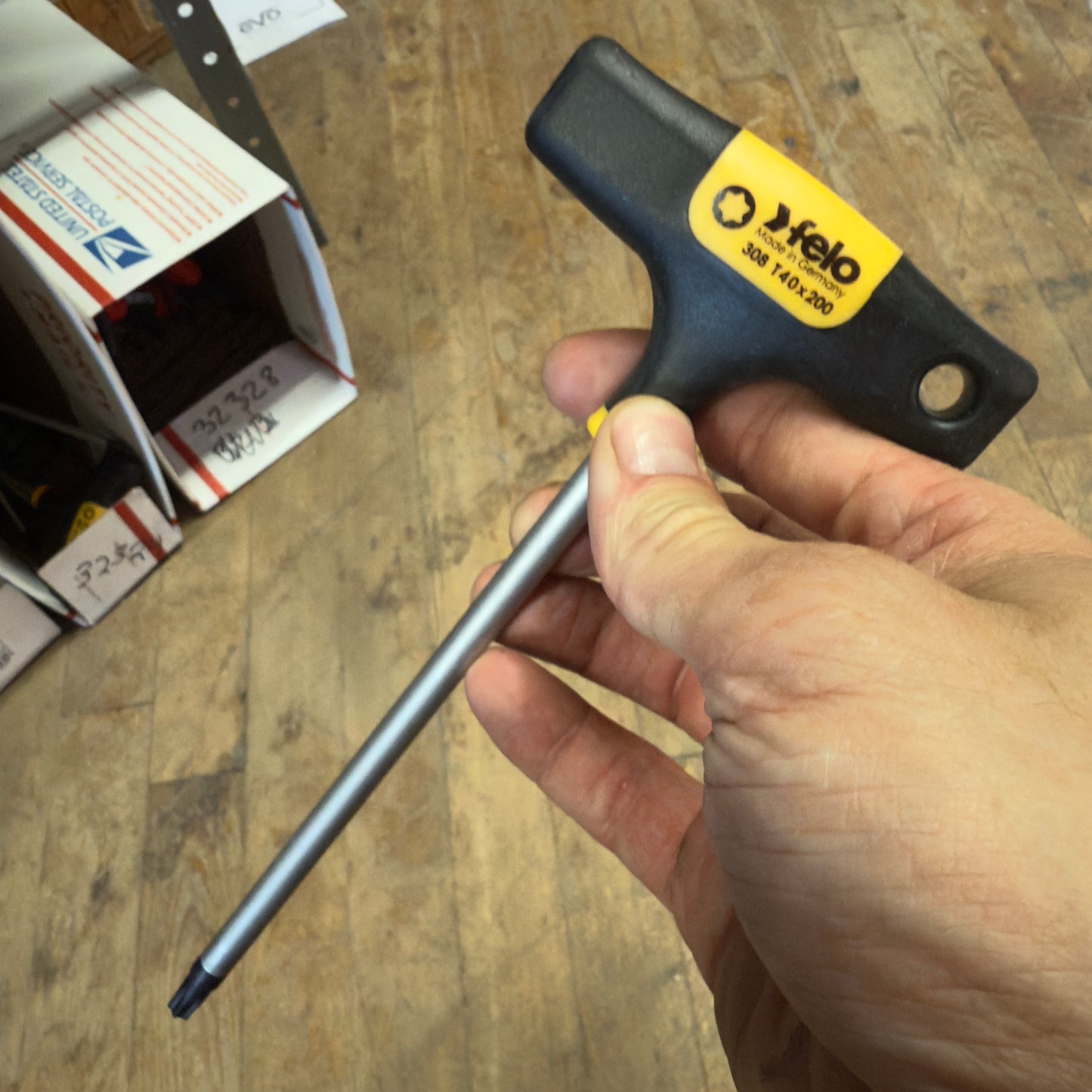 Felo T-Handle Torx T40 x 8" Screwdriver (32328)