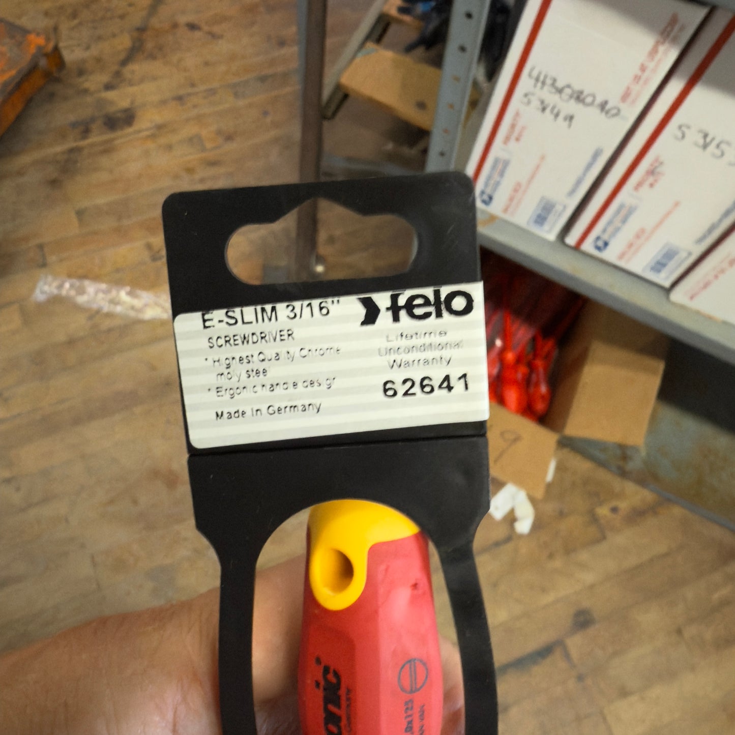 Felo E-slim Insulated Slotted 3/16" (4.5mm) x 5" Flat Blade Ergonic VDE Screwdriver (62641)