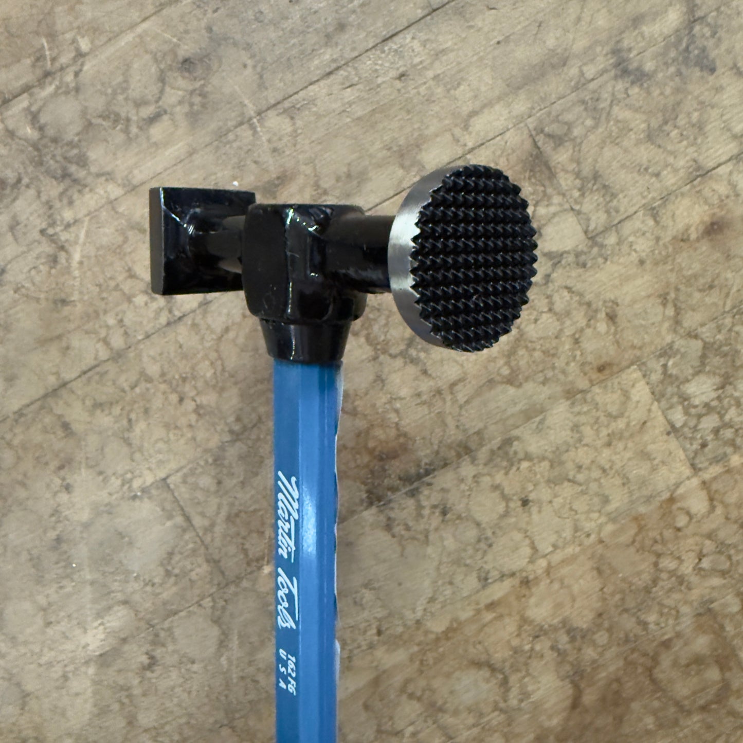 Martin Serrated Head Shrinking Hammer w/ Fiberglass Handle (162FG)