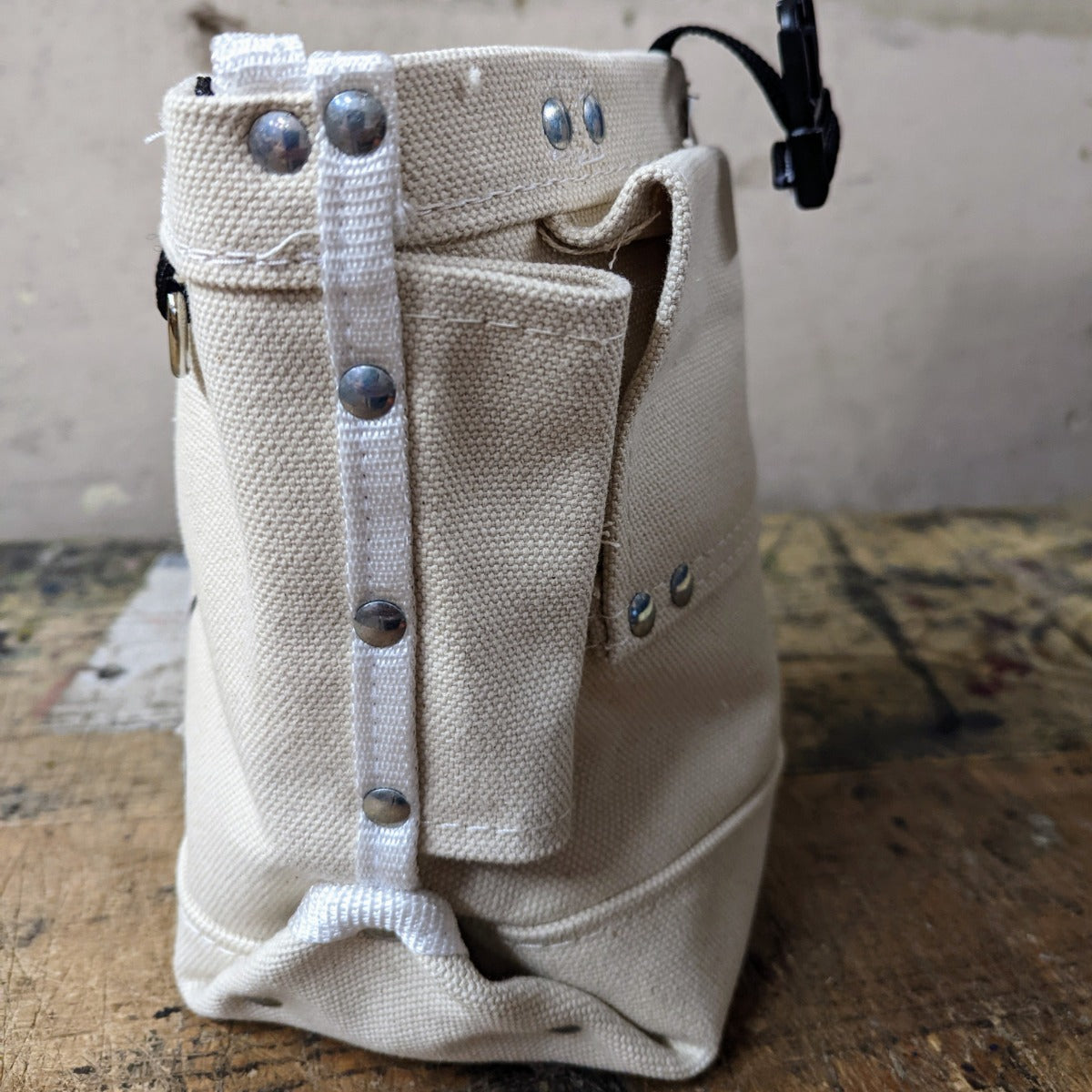 Klein Tool Bag, Bull-Pin and Bolt Pouch, Loop Connect, 5 x 5 x 9 Inch (5416OCTO)