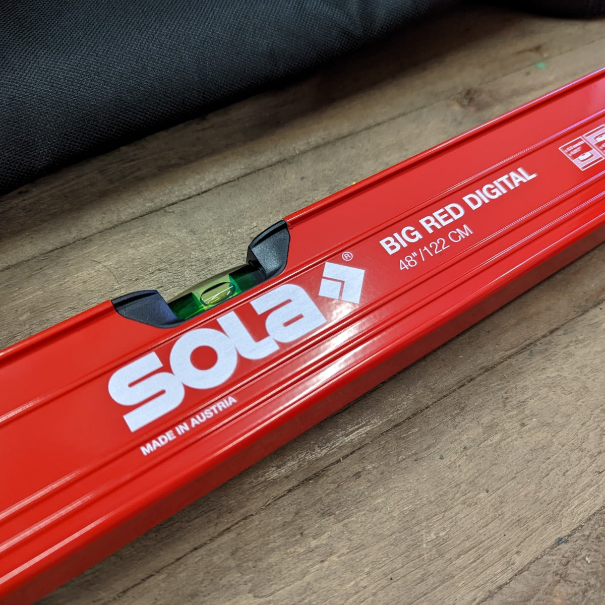 Big Red SOLA DIGITAL 48" Box Beam Level w/ Bluetooth (LSB48D)