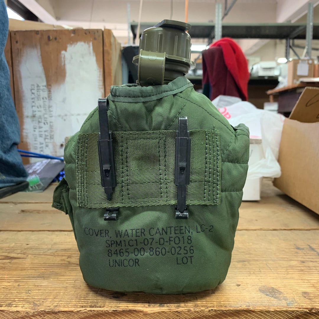 US Military Olive Drab 1 Quart Water Canteen w/ Cover (Used) (8465-00-860-0256)