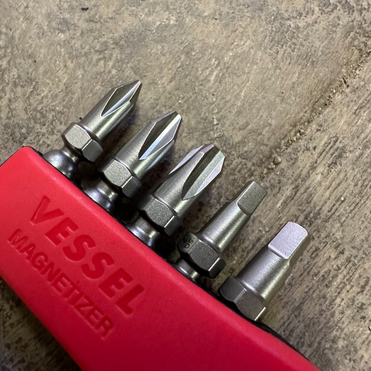 5 Pc Vessel Impact Ball Torsion Bits Assorted w/ Mag Charge Holder (IBMG30K001)