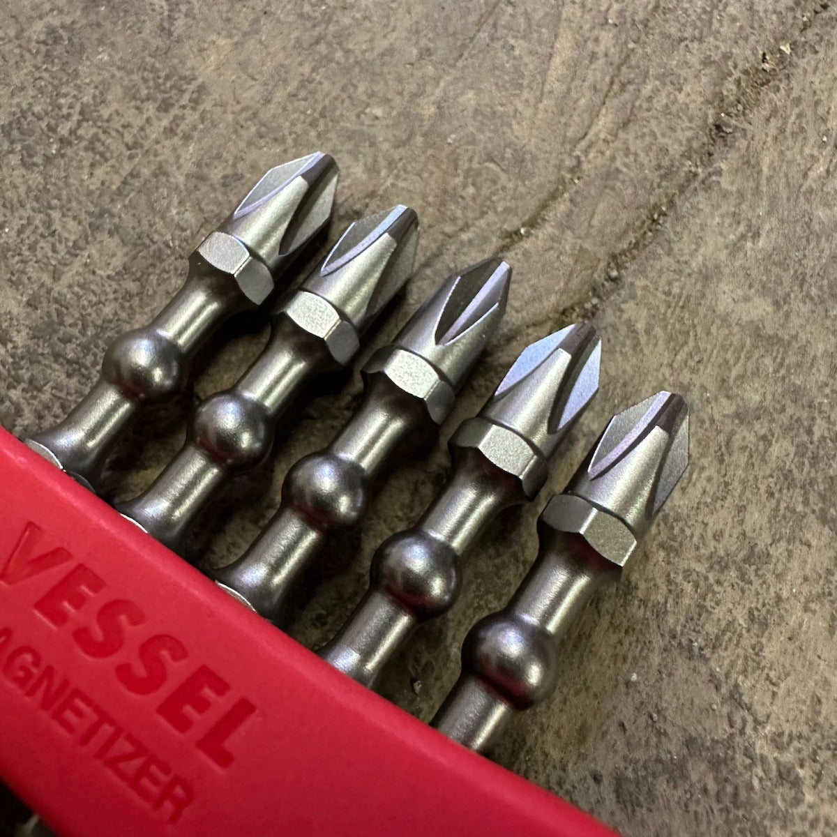 5 Pc Vessel Impact Ball 2" #2 Phillips Torsion Bits w/ Mag Charge Holder (IBMG50PH2K5)