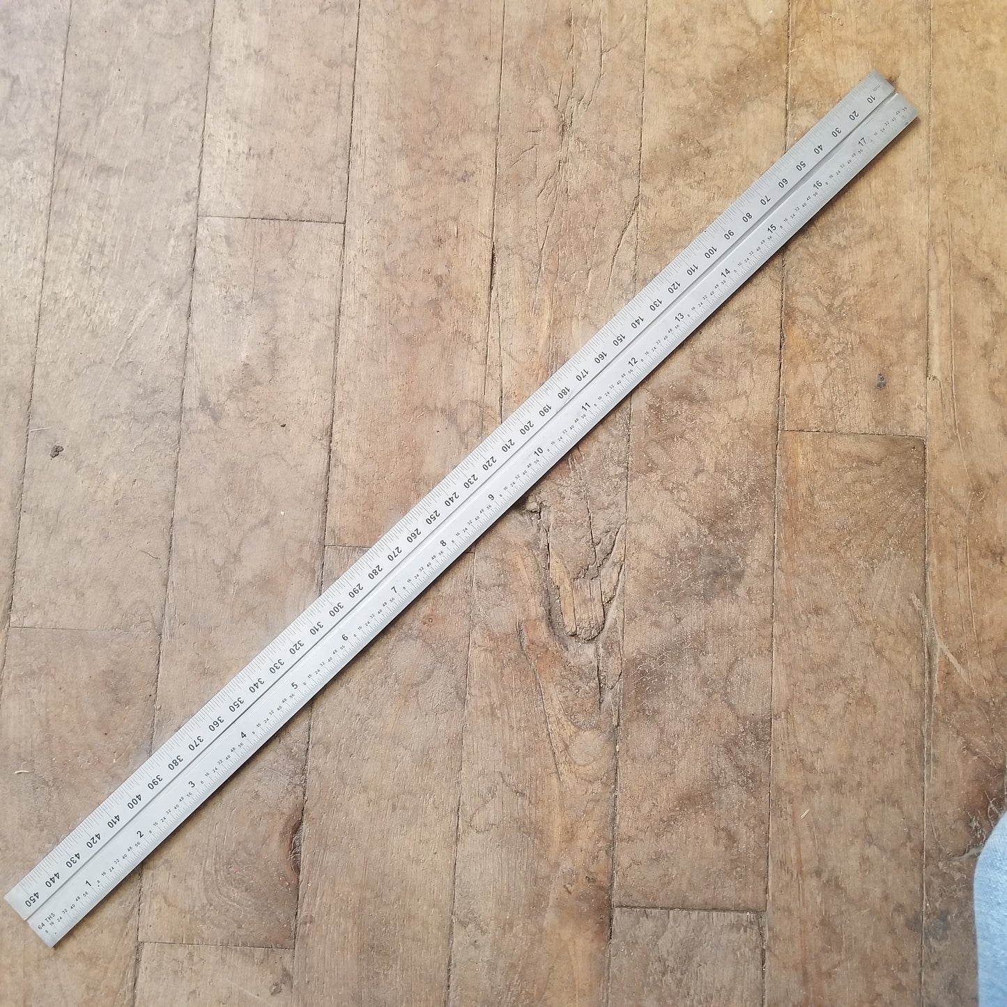 PEC 18" E/M Grooved Rule (32nds/0.5mm & 64ths/1mm) w/ Blemish (7187-018)