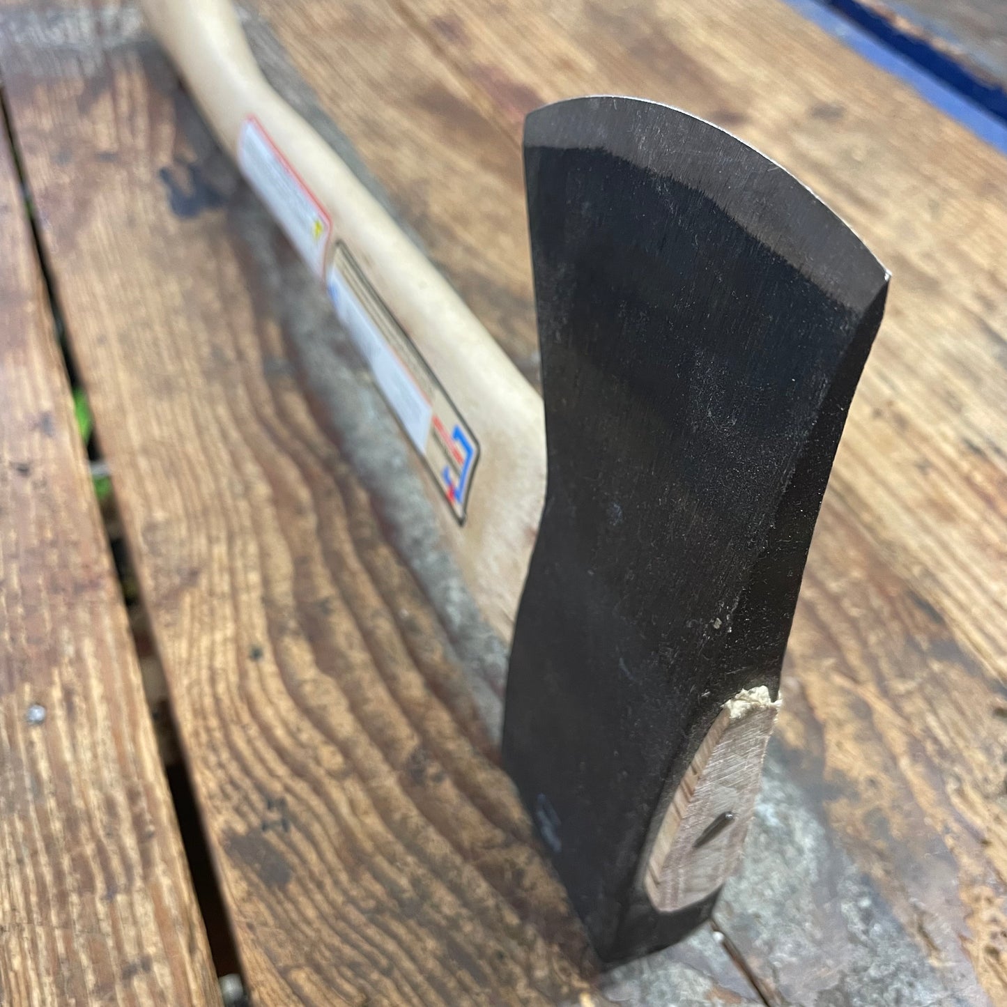 2# Council Tool Hudson Bay 18" Curved Wooden Handle Sport Utility Finish Camp Axe (SU20HB18C)
