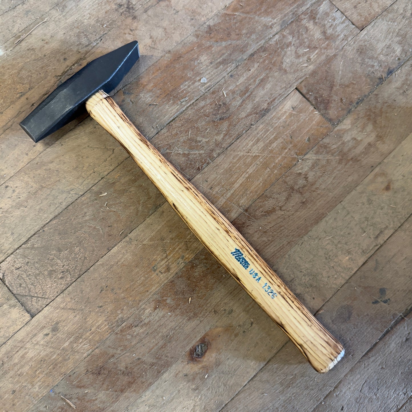 Martin 1 lb Scaling Hammer (132G)