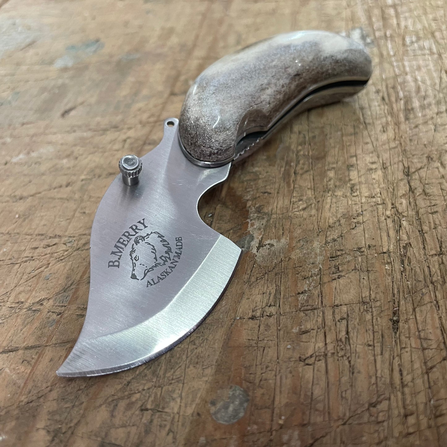B. Merry Pocket Ulu w/ Caribou Antler Handle (BMRPUCA)