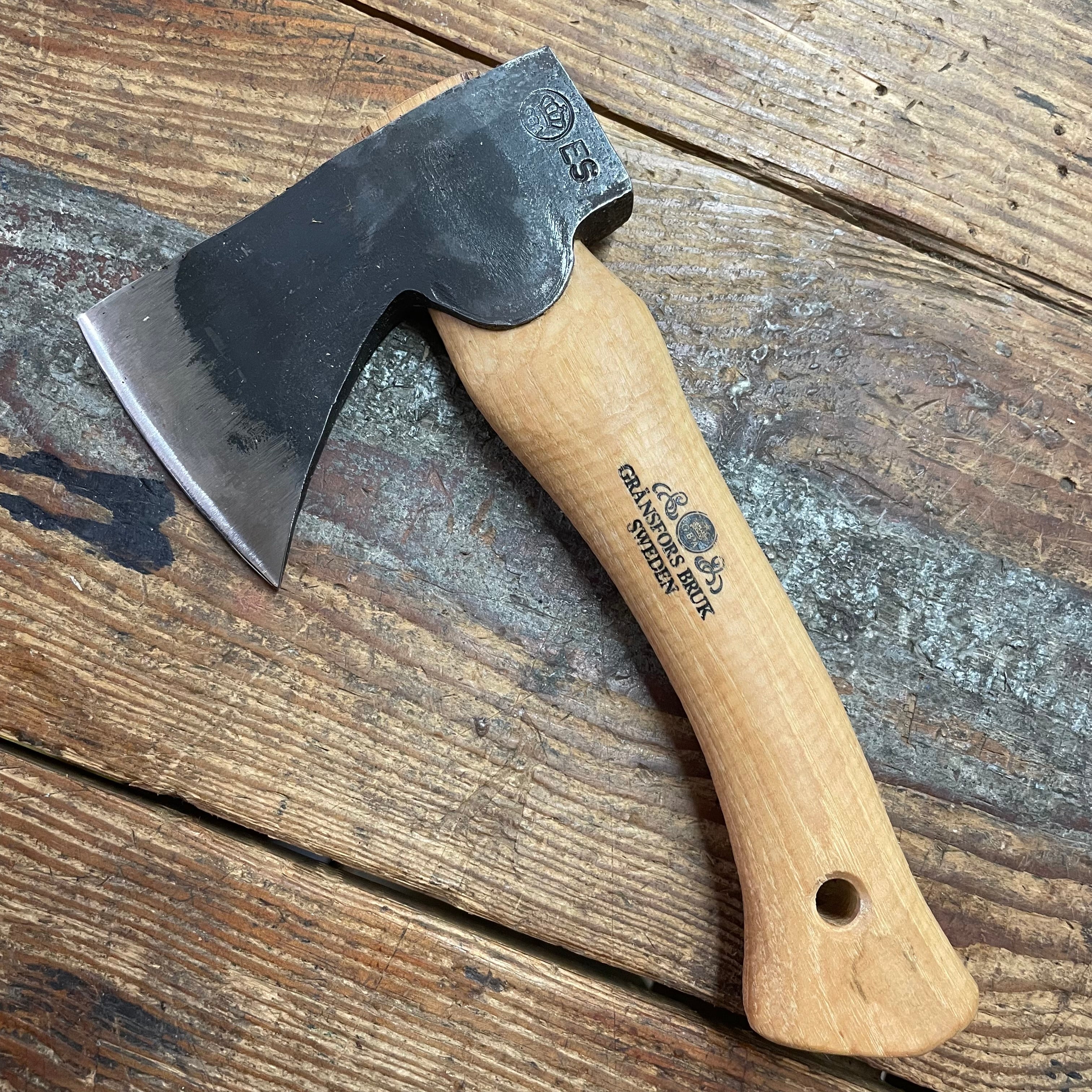 カツ Gransfors Bruk 1.5lb Hand Hatchet (413) – Harry J. Epstein Co.