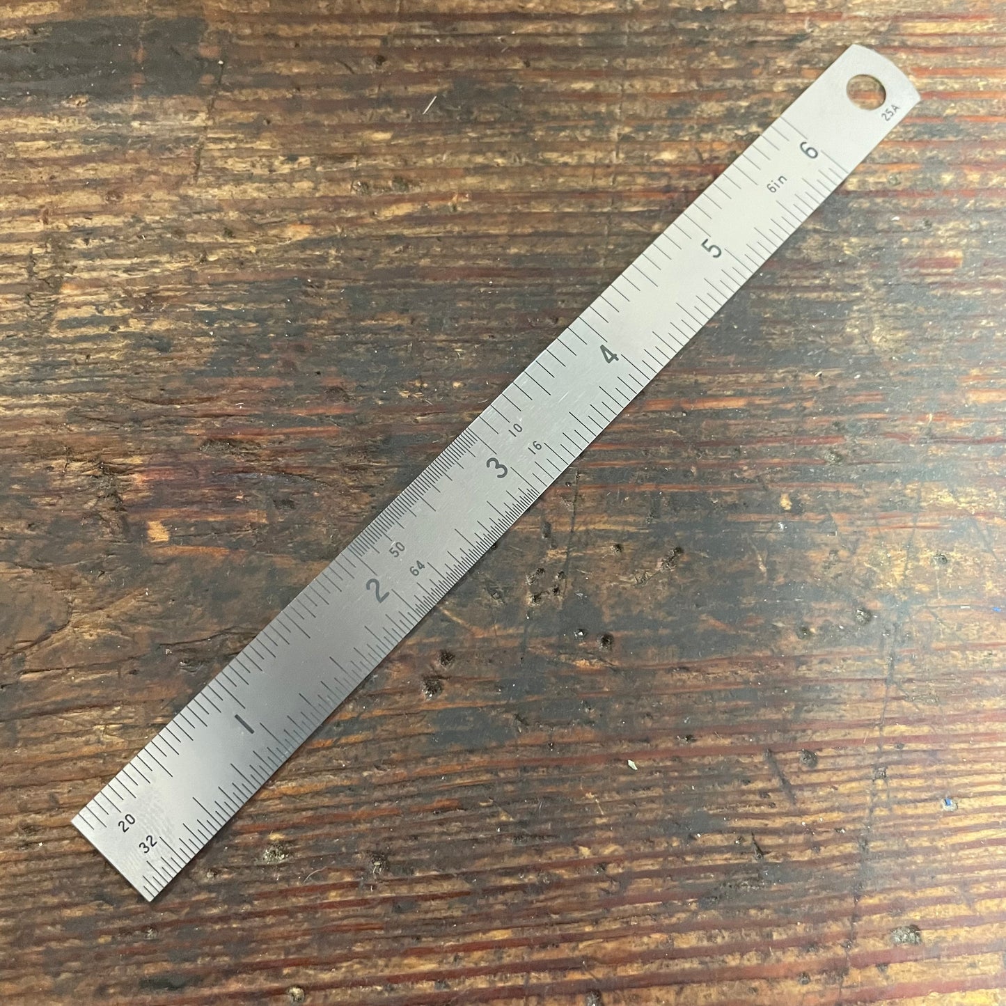 Shinwa Stainless Steel 6" Center-Finding Rule (30651)