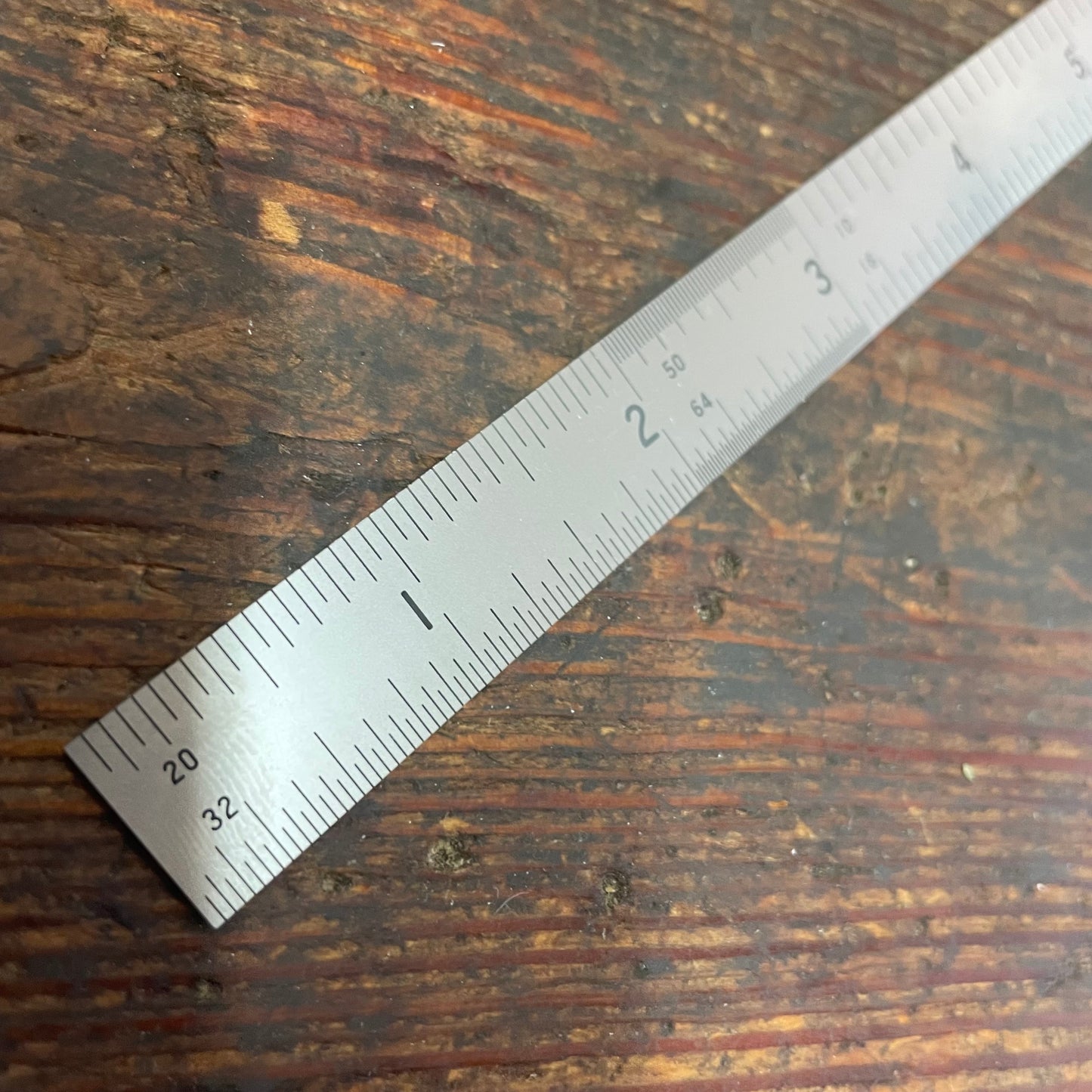 Shinwa Stainless Steel 6" Center-Finding Rule (30651)
