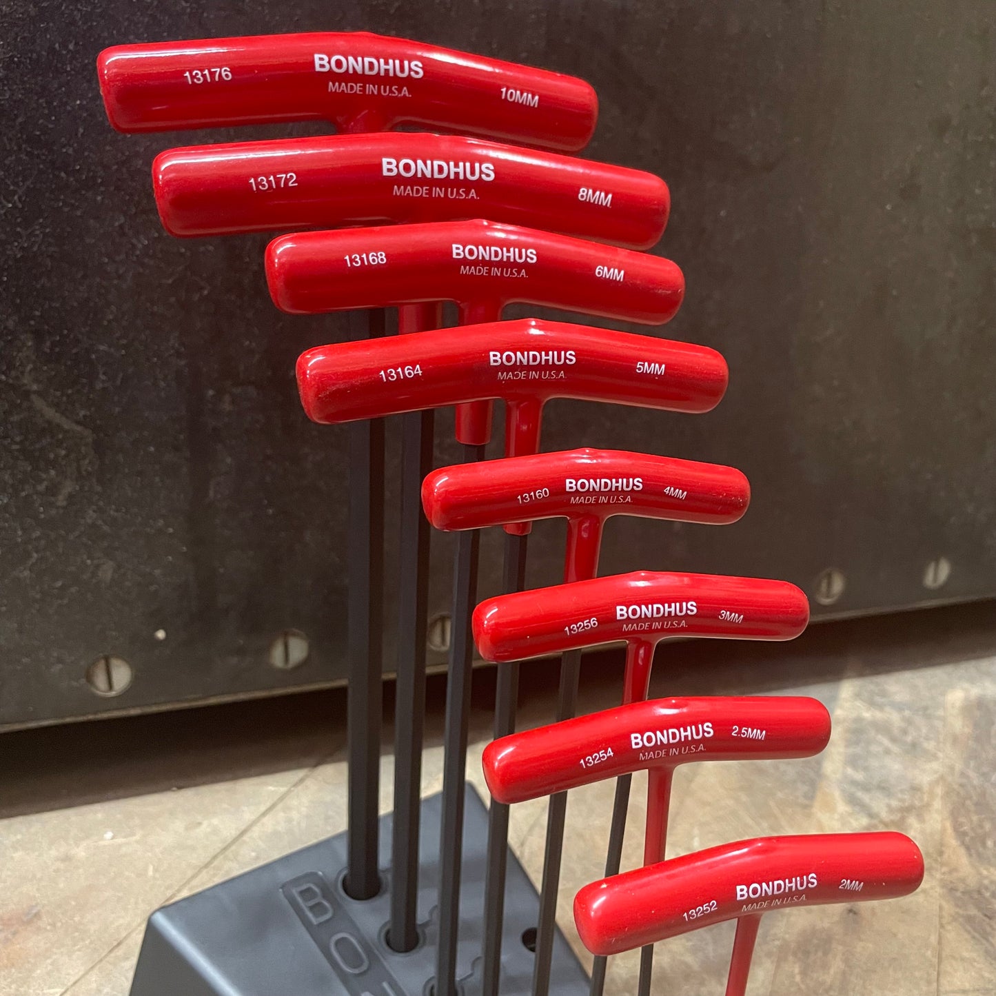 Bondhus 8pc Metric Hex T-Handled Ball End Set w/Stand 2 - 10mm (13189)