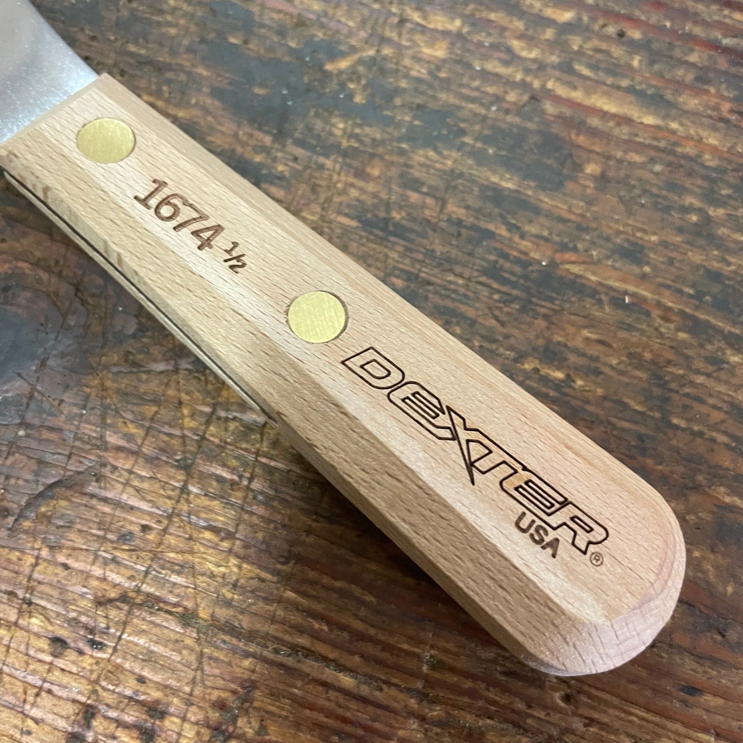 Dexter 4-1/2” Carbon Steel Skinning/Fish Knife (10030)