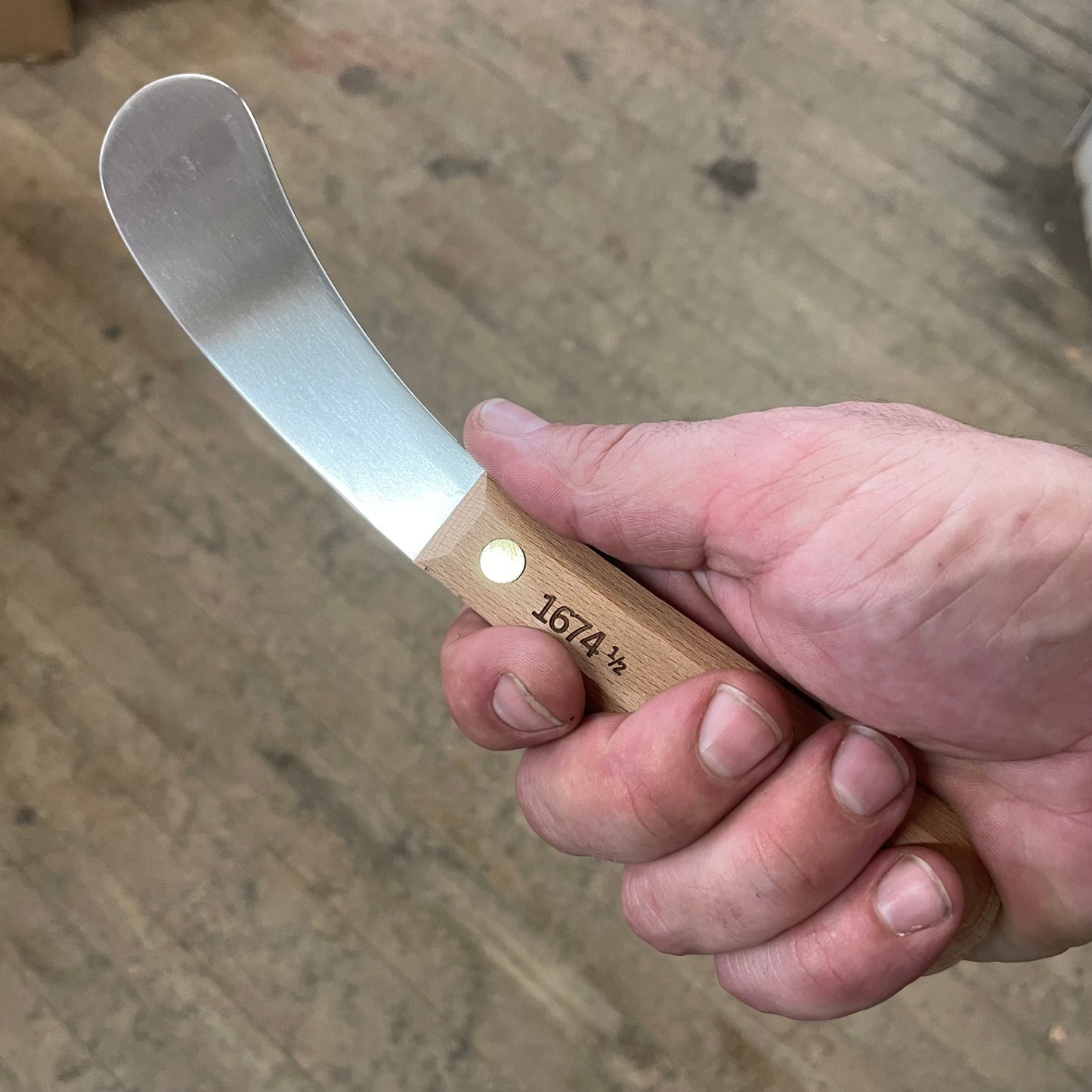 Dexter 4-1/2” Carbon Steel Skinning/Fish Knife (10030)