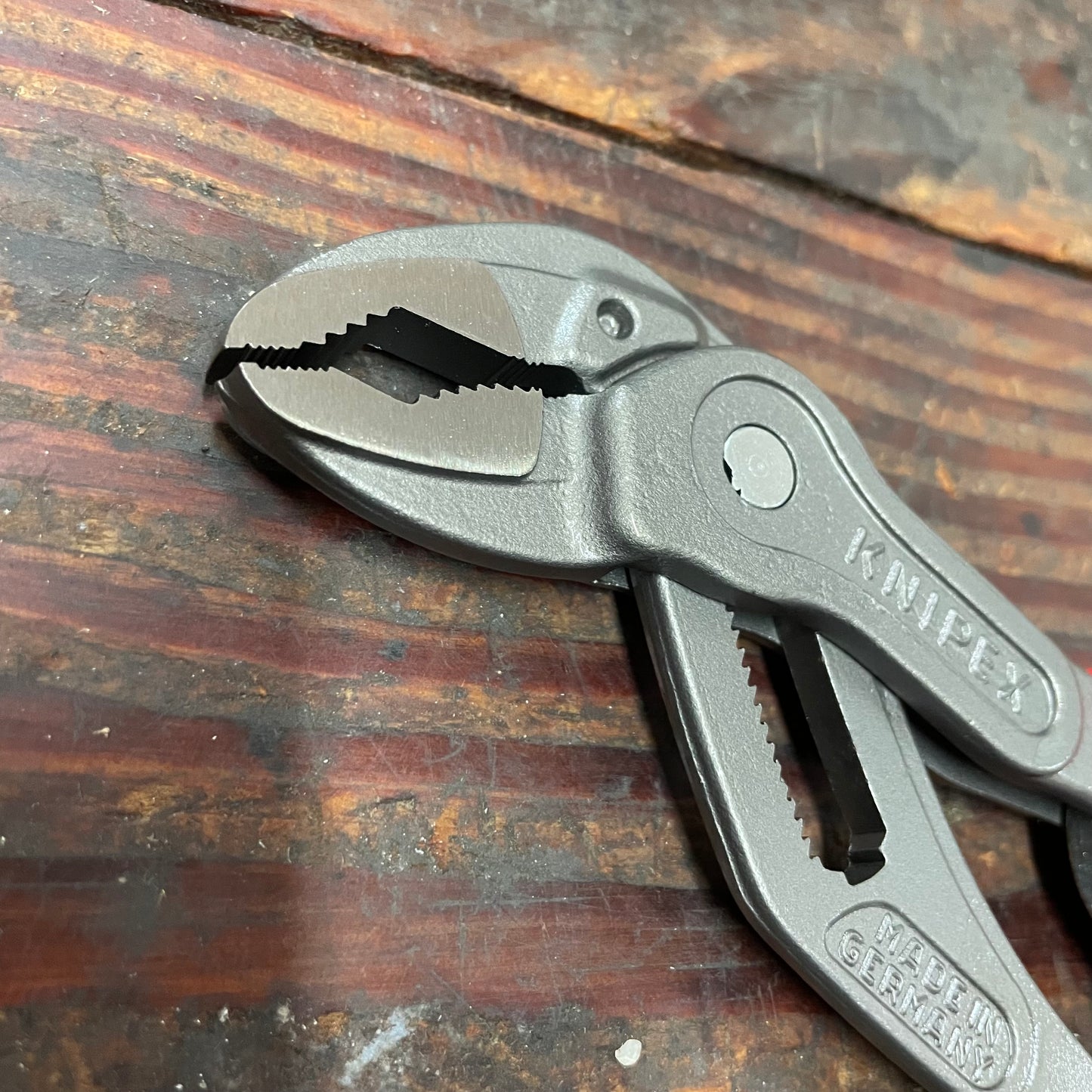 Knipex 10" SmartGrip Locking Water Pump Pliers w/ Automatic Adjustment (8501250)
