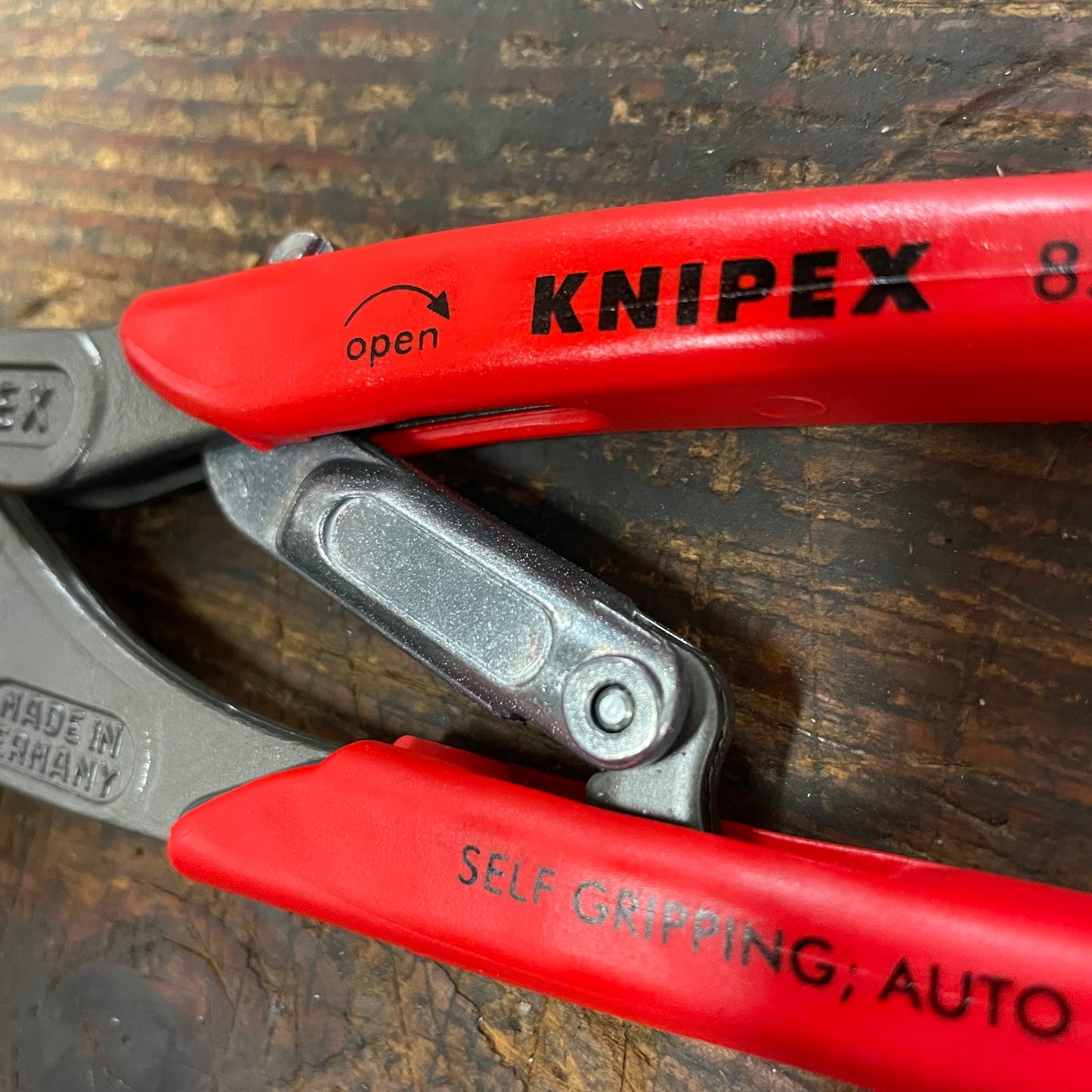 Knipex 10" SmartGrip Locking Water Pump Pliers w/ Automatic Adjustment (8501250)