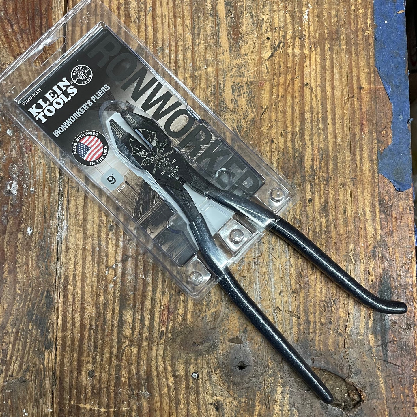 Klein Special Edition Ironworker Pliers, Heavy-Duty Cutting, 9-Inch (D2000-7CST1)