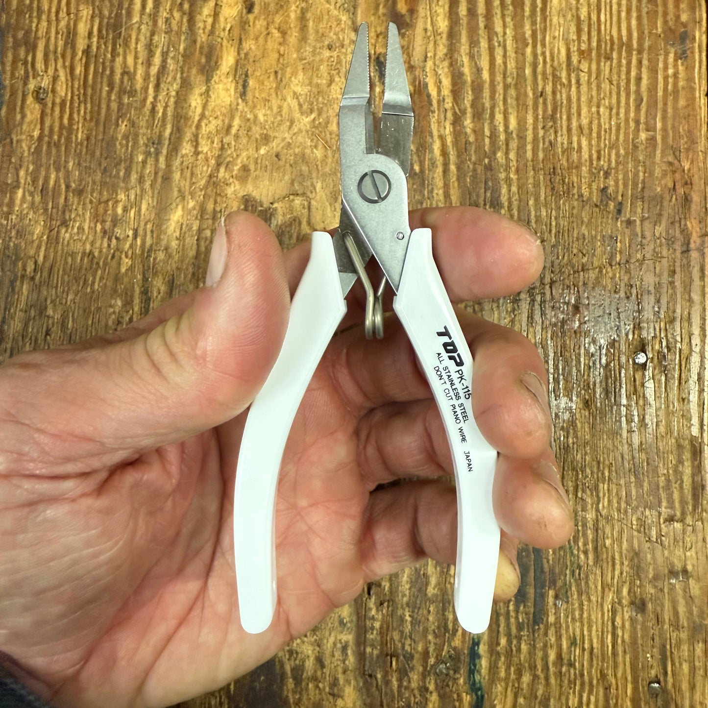 Top Stainless Steel Serrated Flat Nose Cutting Pliers (PK-115)