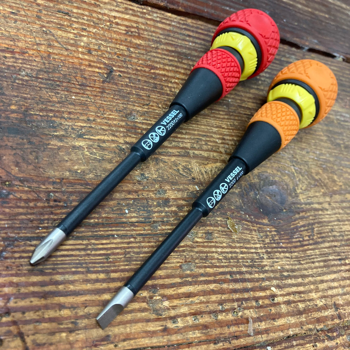 Vessel Screwdriver Rack Vessel Ball Grip Ratcheting 5pc. Screwdriver Set (22005EVA) – Harry J ...