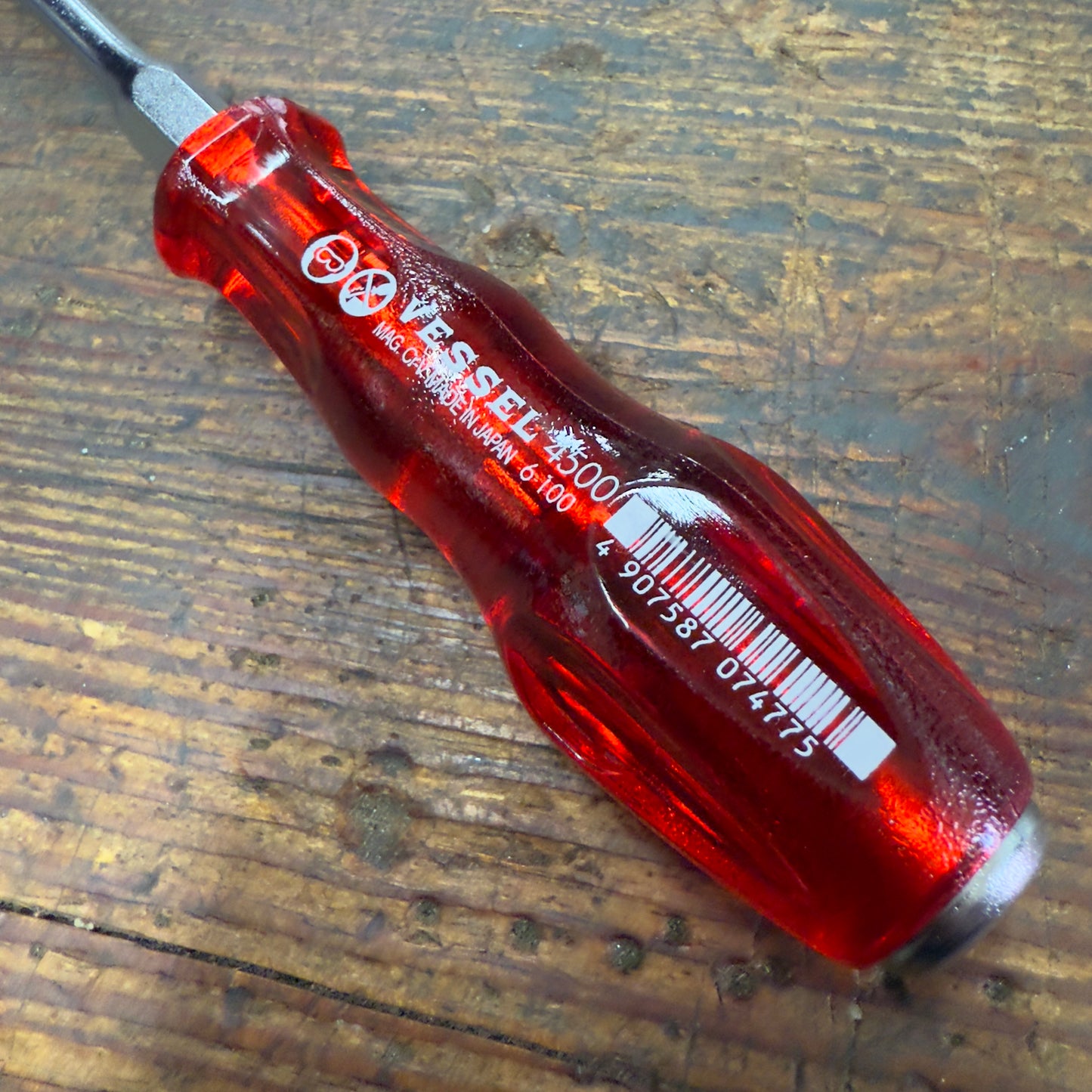 Vessel Slotted 6 x 100mm Power Grip Screw Driver (4500S6100)
