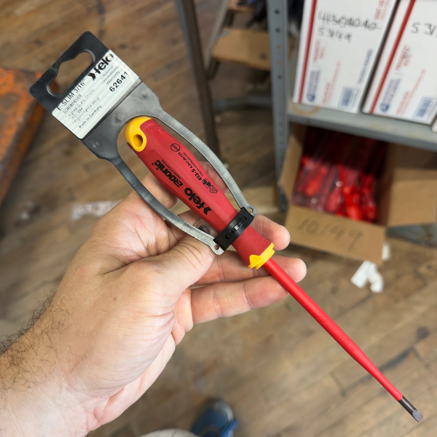 Felo E-slim Insulated Slotted 3/16" (4.5mm) x 5" Flat Blade Ergonic VDE Screwdriver (62641)