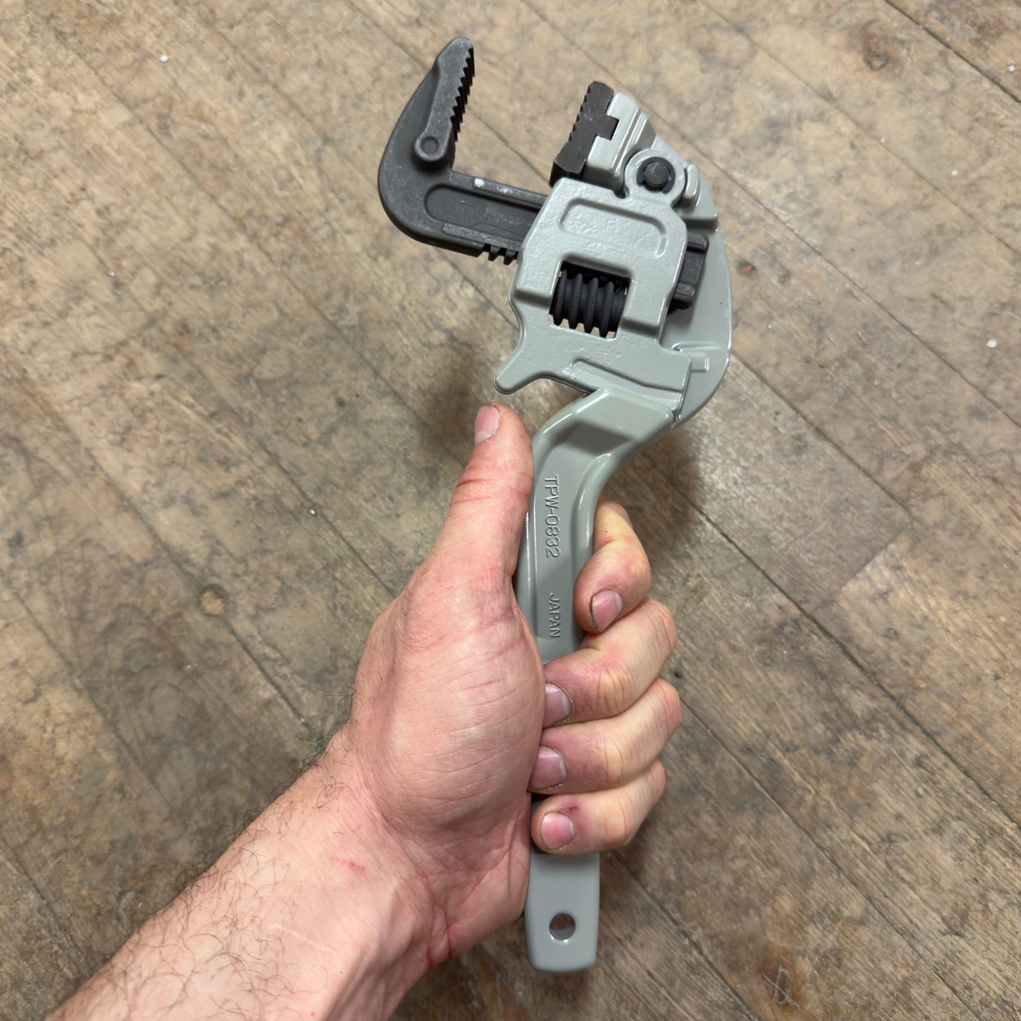 TOP Vertical Wide Pipe Wrench (TPW-0832)