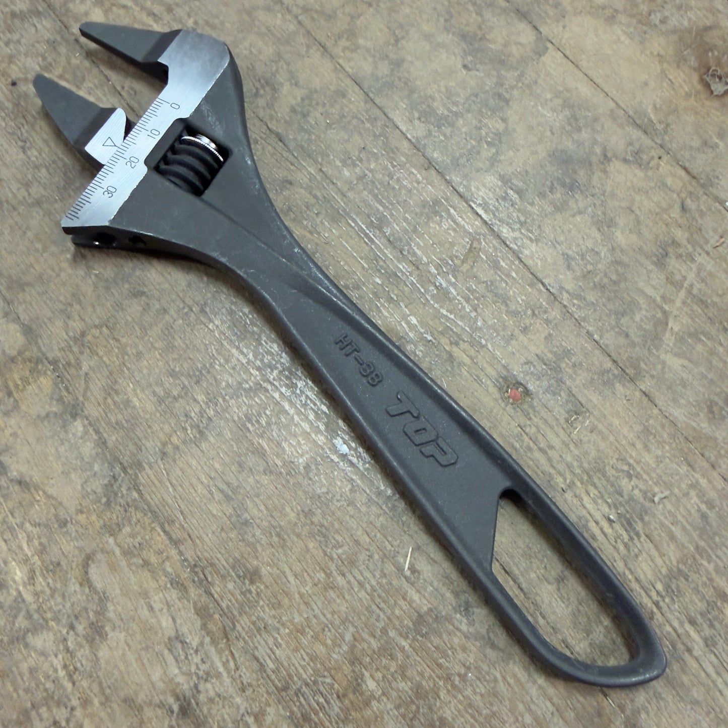 Top 224mm Thin Exact Bent Wrench - 38mm max opening (HT-38)