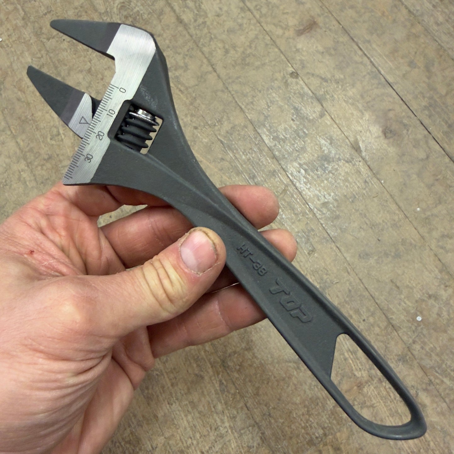 Top 224mm Thin Exact Bent Wrench - 38mm max opening (HT-38)