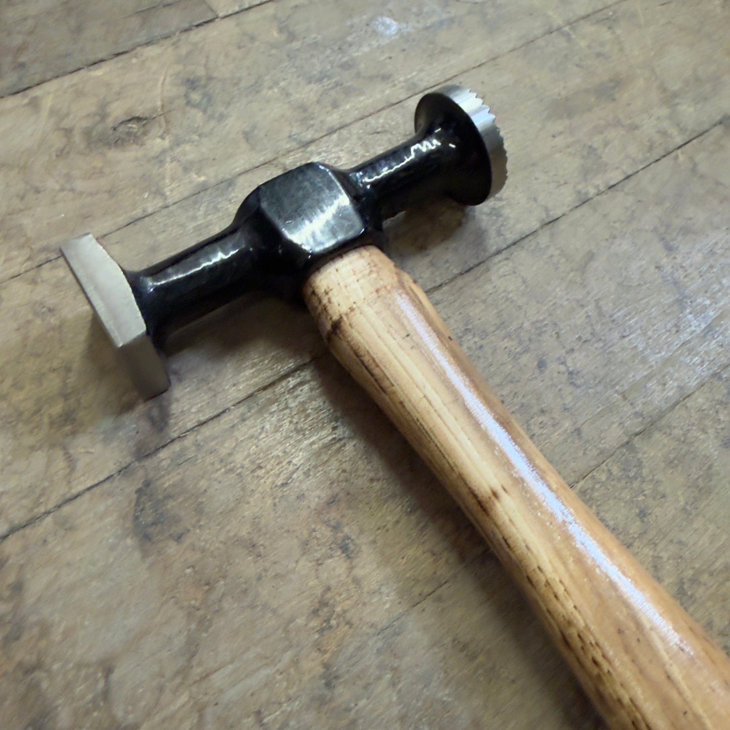 Martin Serrated Head Shrinking Hammer w/ Wooden Handle (162G)