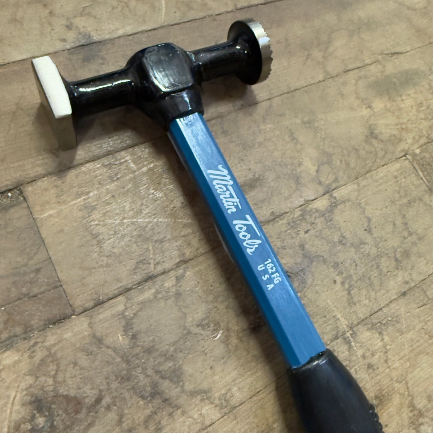 Martin Serrated Head Shrinking Hammer w/ Fiberglass Handle (162FG)