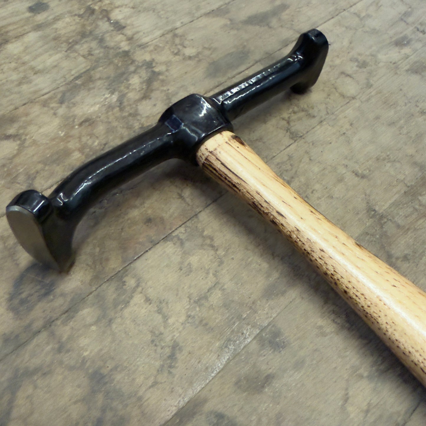 Martin Door Skin Hammer w/ Wooden Handle (170G)