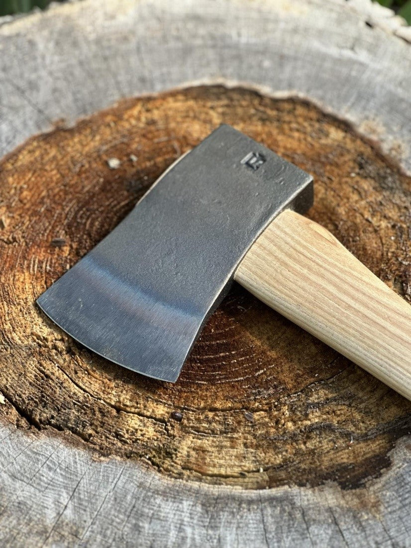 2.25lbs Boy's Axe w/ 24" Curved Hickory Handle (SU22B24C)