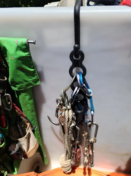 Journeyman Gear 4-Banger Lineman Tool Hangar (4-BANGER)