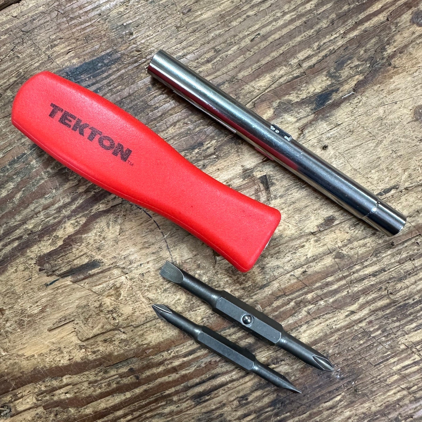 Tekton 6-in-1 Combination Screwdriver (2799) – Harry J. Epstein Co.