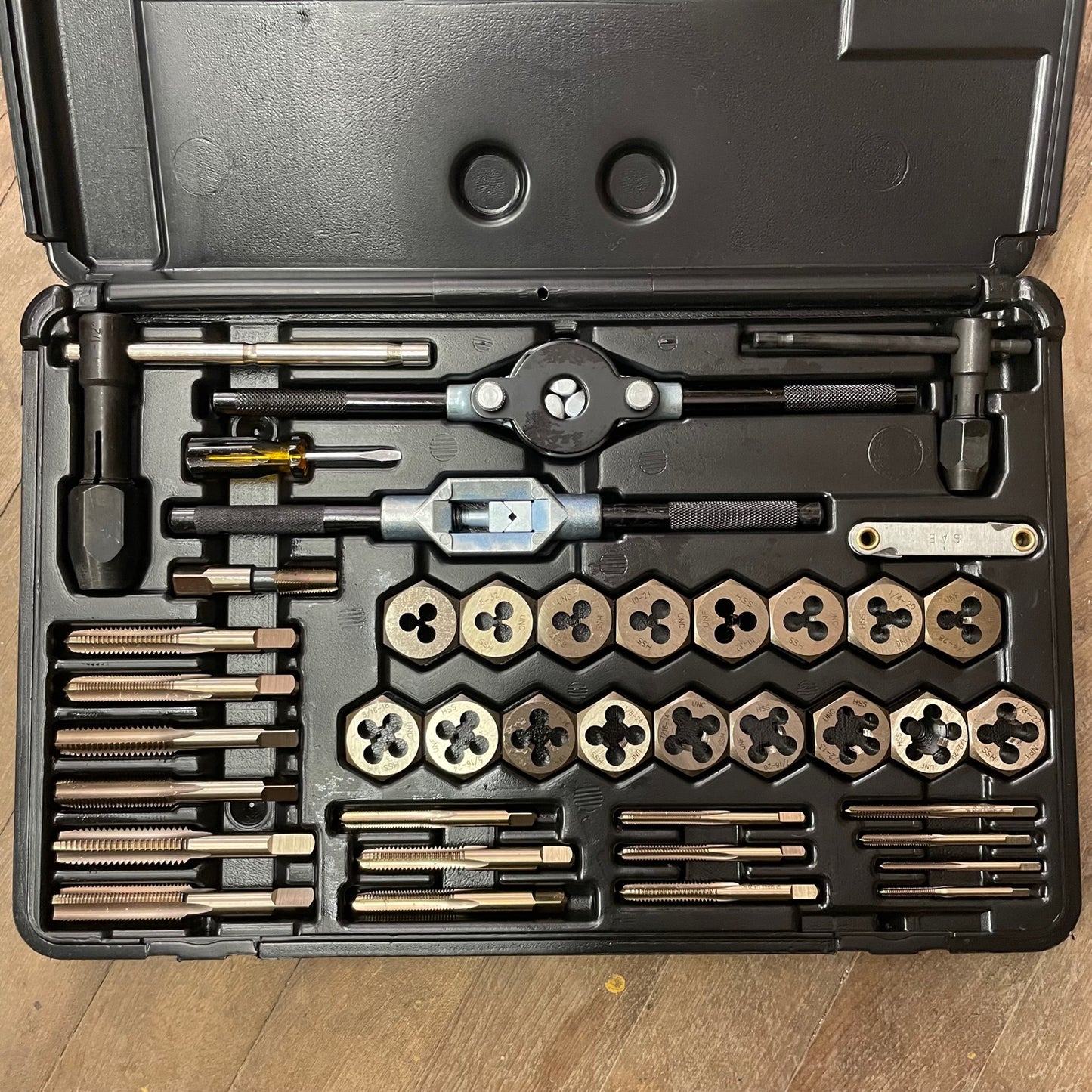 Tap & Die Set Hand, Pipe (Spiral Flute) Hex (35181)
