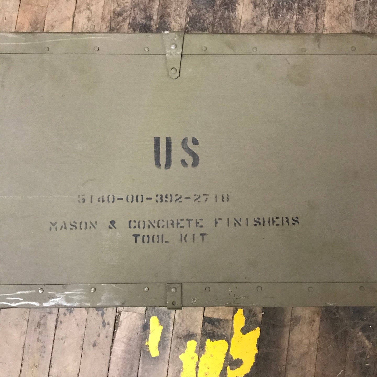 U.S. Military Masons and Concrete Finishers Tool Kit 70 3/4" x 15 1/2" x 9 1/2" (MTK-2718)