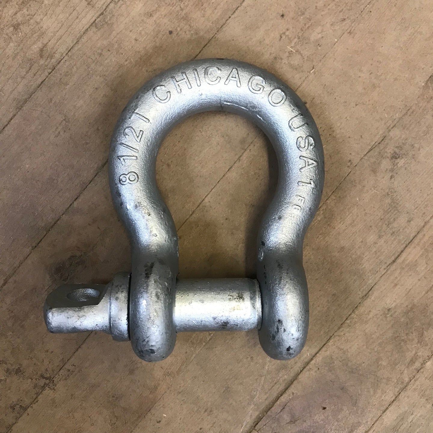 Chicago Hardware 1" Galvanized Anchor Screw Pin Shackle (20150-6)