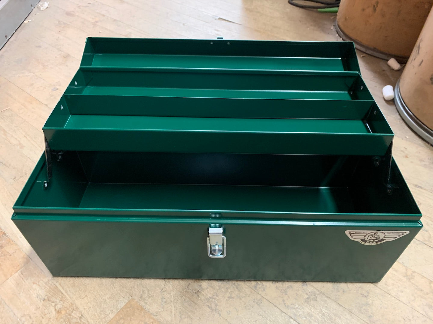 Pioneer Steel 19" x 7" x 7-1/4" Green Cantilever Tool Box (1819-01)