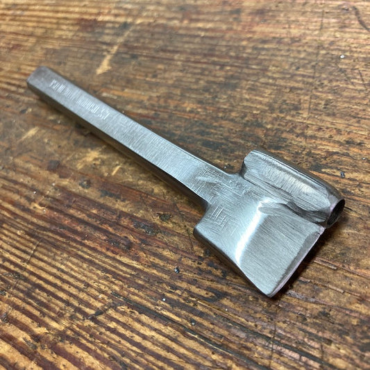 C.S. Osborne 1/8" x 7/8" Pipin Punch (105-1)