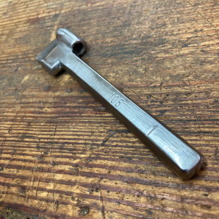 C.S. Osborne 1/8" x 7/8" Pipin Punch (105-1)