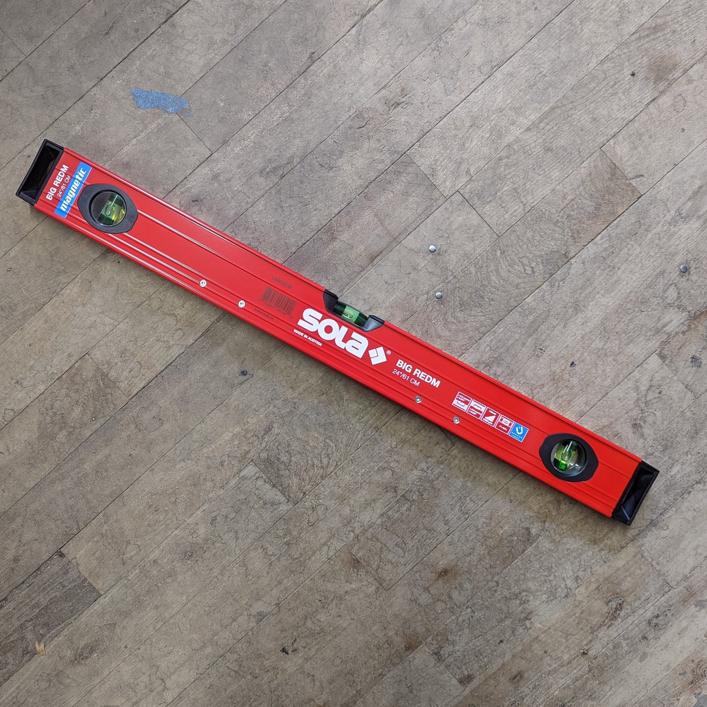 BIG Red SOLA Box-Beam 3 Focus-60 Vials 24" Level - Lateral Magnetic (LSB24LM)
