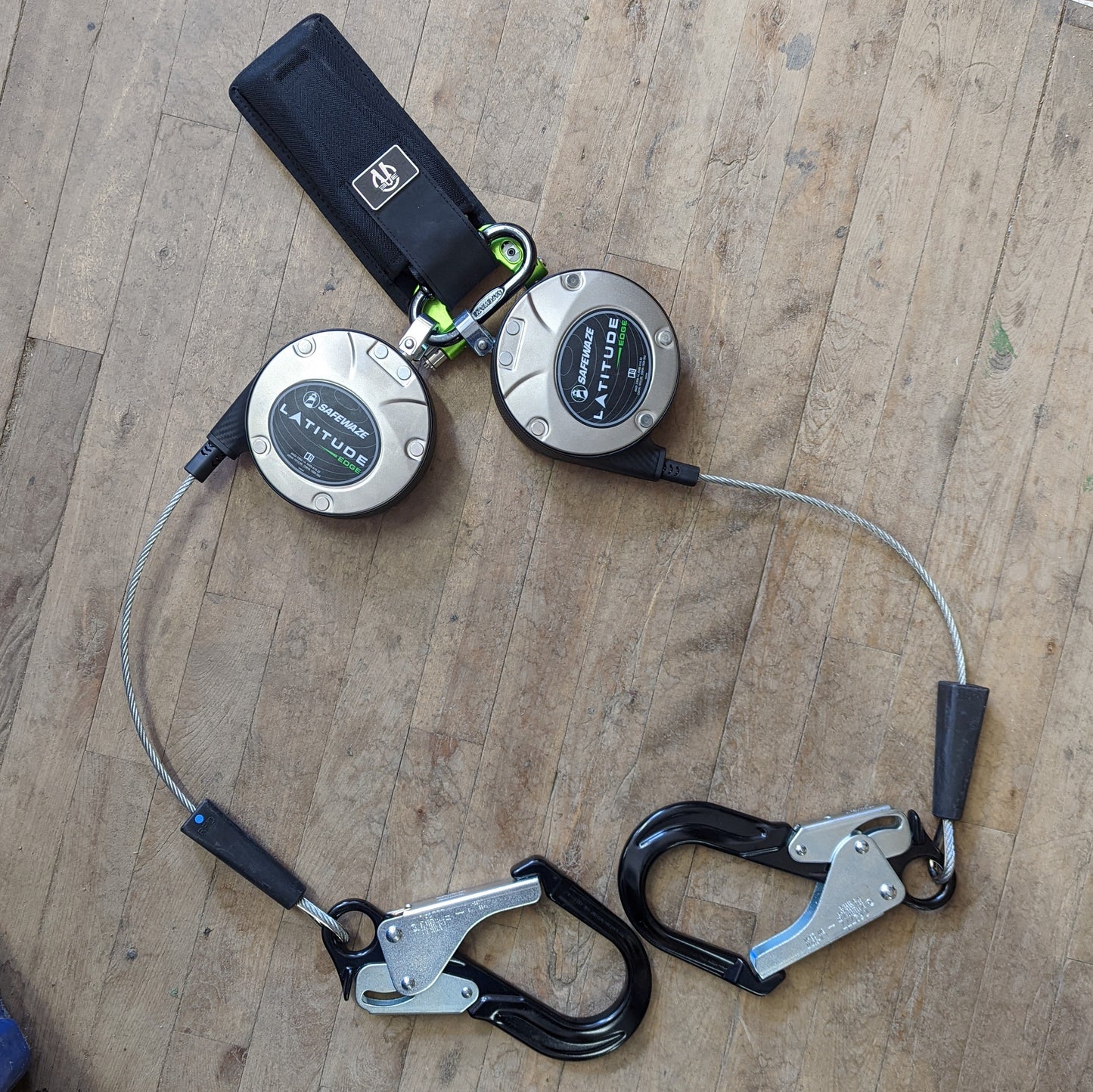 Safewaze 8' Latitude Edge Dual-Cable Retractable w/ Rebar Hooks (SW8005-8LE- RBHALUDL)