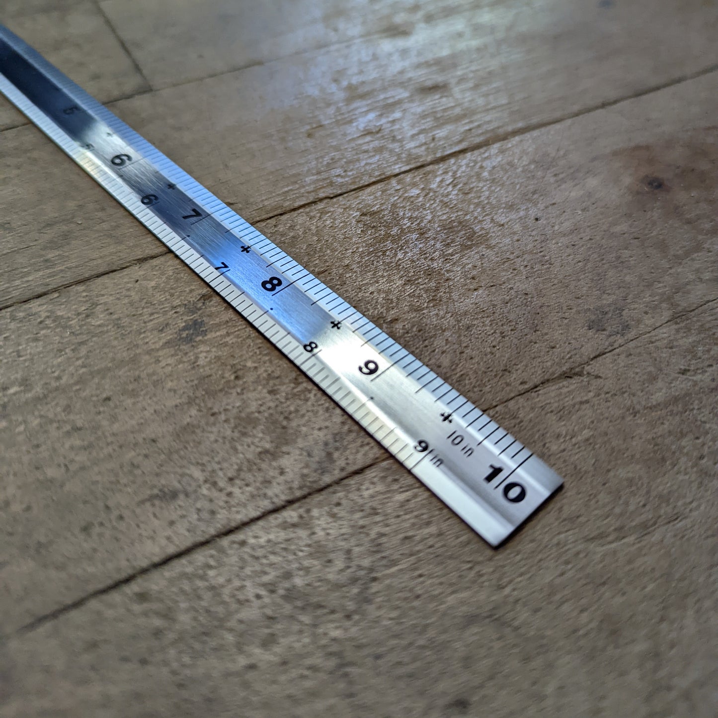 Shinwa 10" x 20" Carpenter's Square SAE w/ Square Scale (34517)
