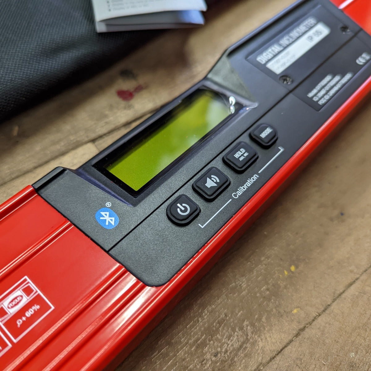 Big Red SOLA DIGITAL 24" Box Beam Level w/ Bluetooth (LSB24D)
