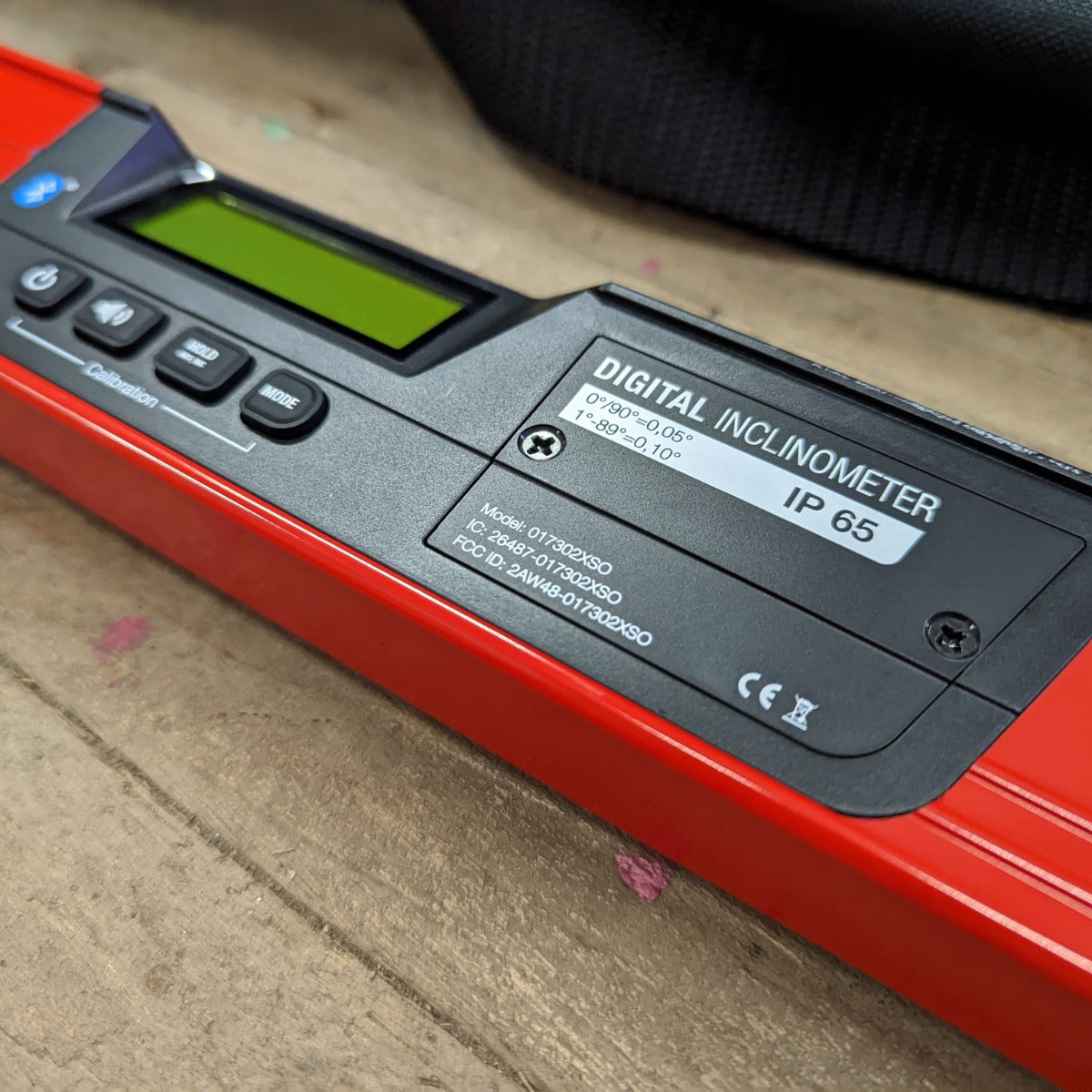 Big Red SOLA DIGITAL 48" Box Beam Level w/ Bluetooth (LSB48D)