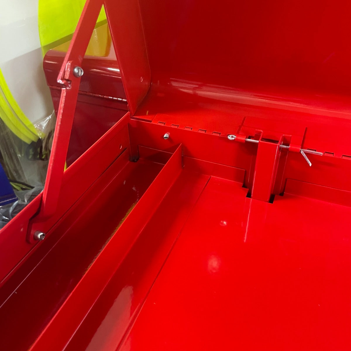Valley 12 Drawer Red Metal Tool Box 25 3/4